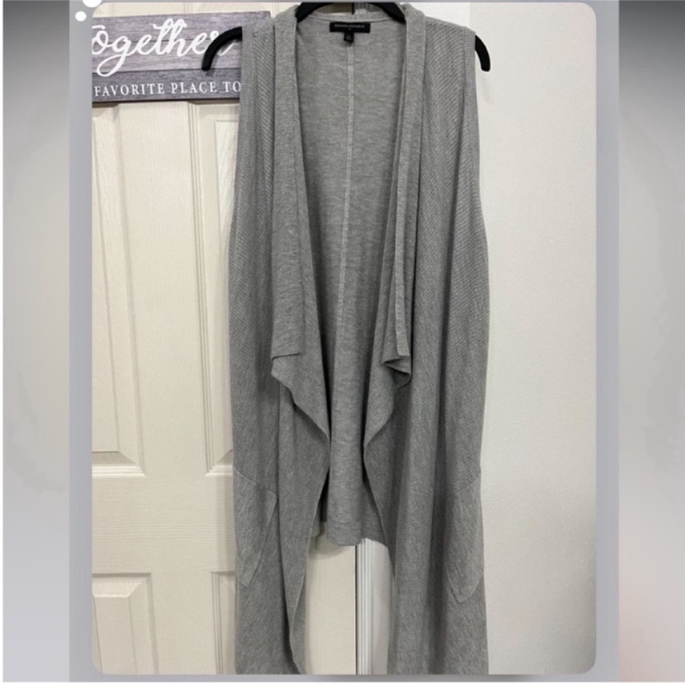 Banana Republic Grey sleeveless cardigan